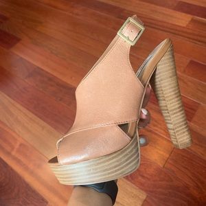 Steve Madden tan heels